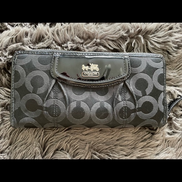 Coach Wallet - Picture 1 of 4
